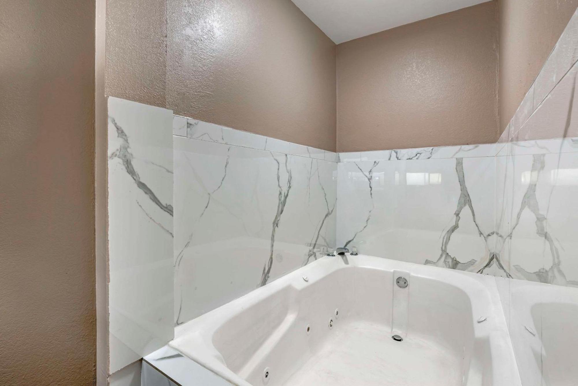 Quality Inn & Suites New Boston Экстерьер фото