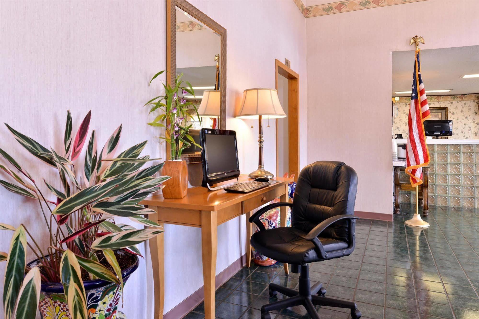 Quality Inn & Suites New Boston Экстерьер фото